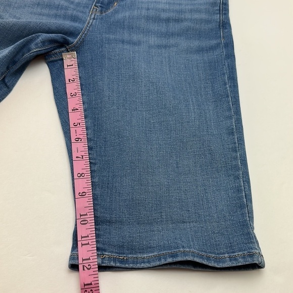 Levi’s Classic Bermuda Cuffed Shorts 28 Stretch Denim Mid Rise - Picture 10 of 12